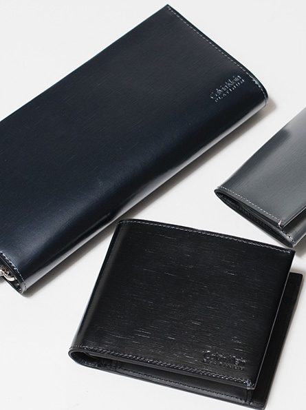 折り財布」vs「長財布」メンズ財布はどっちを選ぶ？ | ARIYA - 鞄と